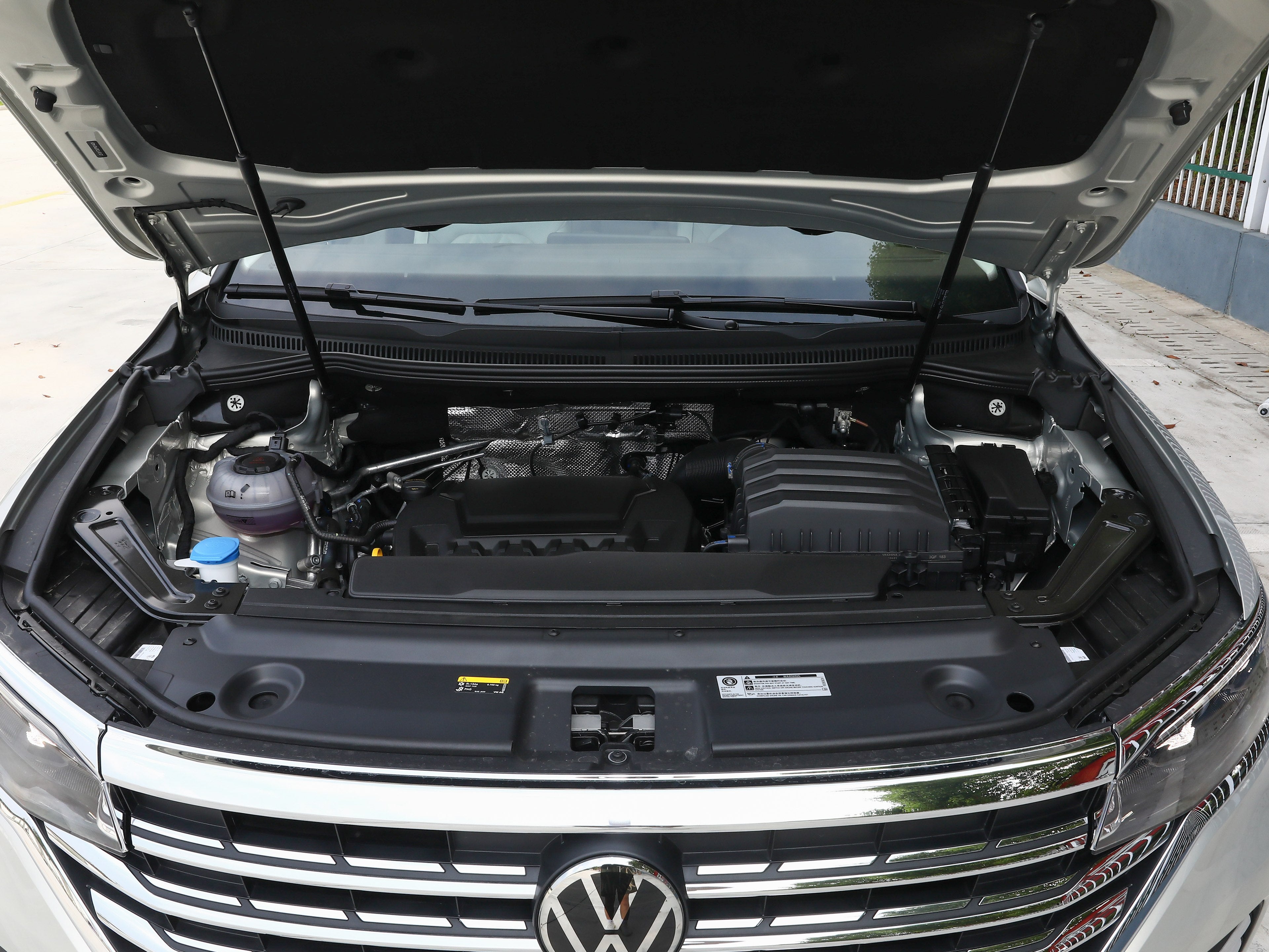 SAIC VW Viloran 2023 2024 Version 330TSI 380TSI 7 Seats Medium to Large MPV 2.0T L4 Petrol Gasoline Vehicle