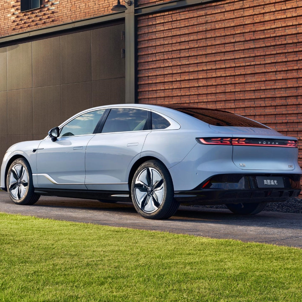 Voyah Passion DongFeng Motor Corporation EV BEV Pure Electric Vehicle PHEV Plug-in Hybrid Electric Car Medium to Large Sedan Made in China