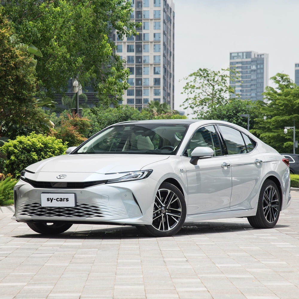 GAC Toyota Camry 2024 2023 Medium Sedan Gasoline Vehicle 2.0L 2.5L 5 Seaters Gasoline Hybrid 92# National VI Made in China