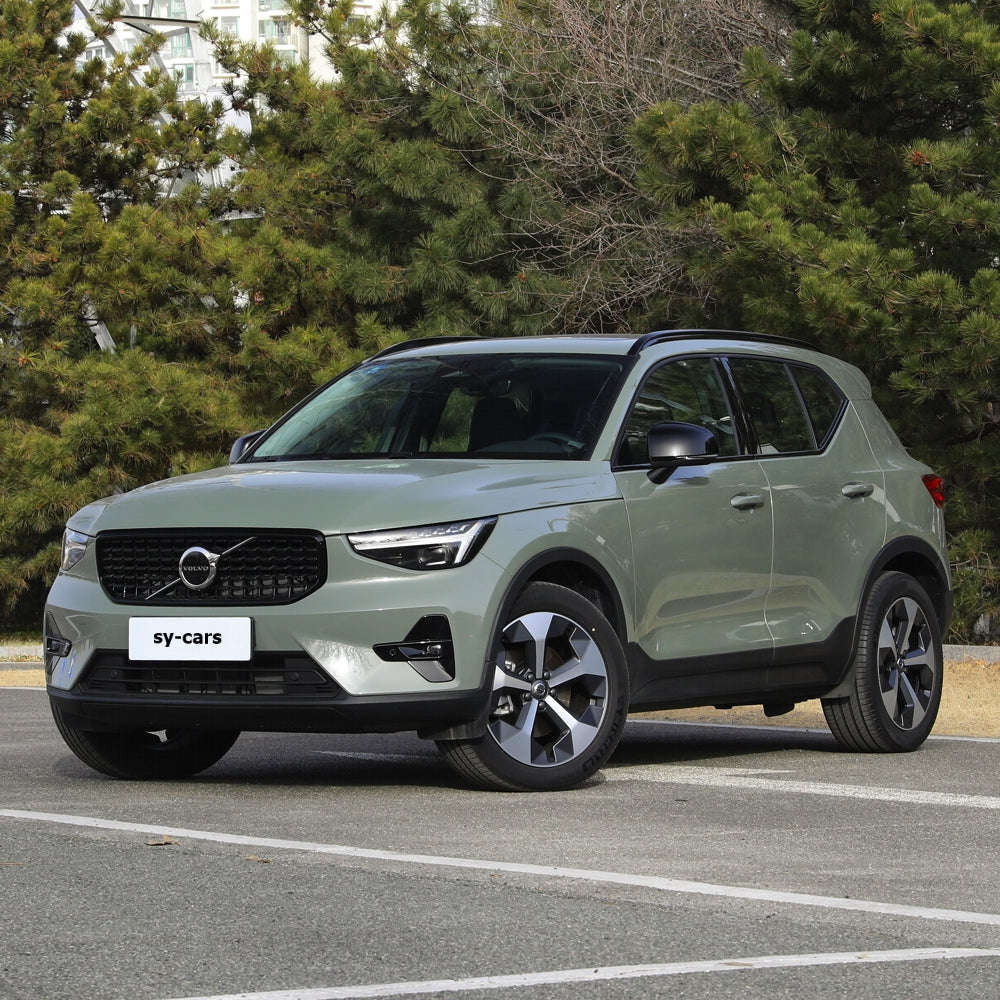 Volvo XC40 B3 B4 Gasoline Vehicle 2.0L 5 Seaters 2024 Compact SUV Gasoline+48V Light Hybrid System 95# National VI Car Made in China